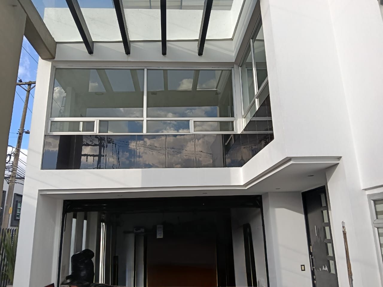 Oficina en arriendo Cundinamarca Bogotá Santa Cecilia 180 m2 Habitaciones 0 Baños 6 Garajes 2 Precio $6500000