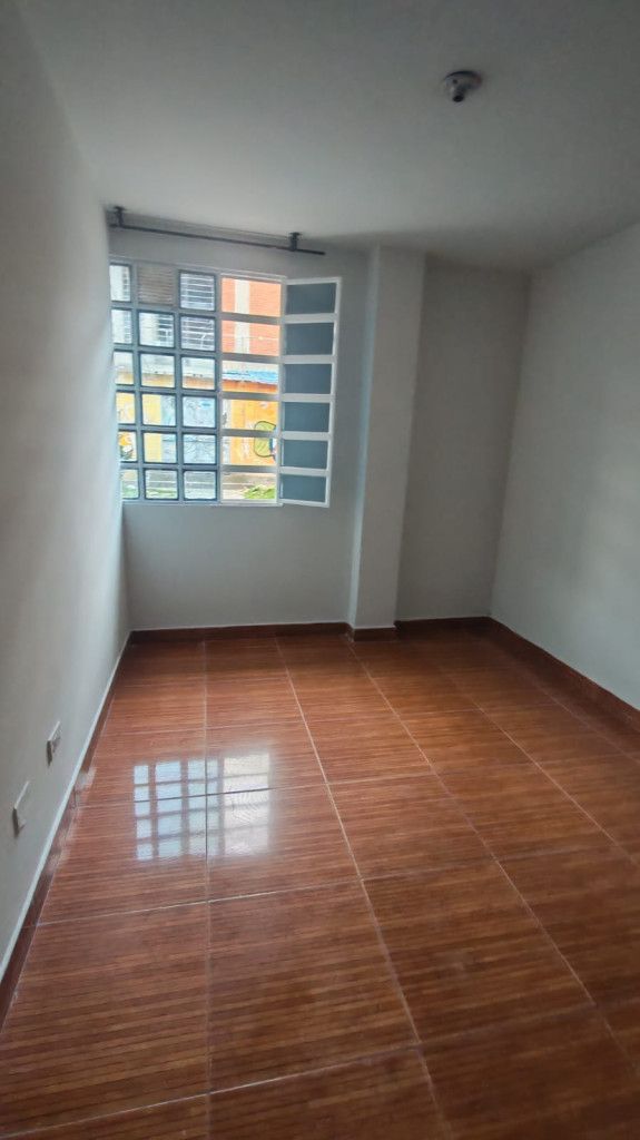 Apartamento en arriendo Cundinamarca Bogotá Super Manzana 14 50 m2 Habitaciones 3 Baños 1 Garajes 0 Precio $1200000