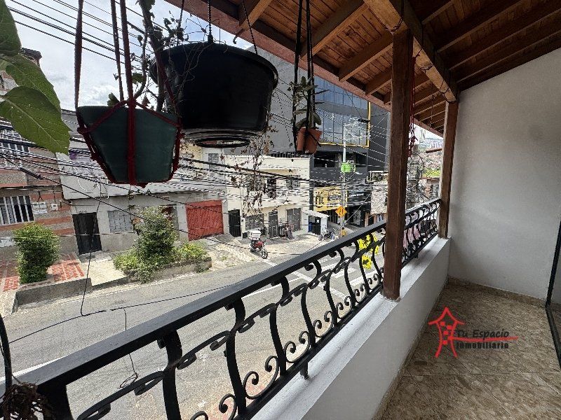 Apartamento en arriendo Antioquia Medellín La Pradera 120 m2 Habitaciones 3 Baños 2 Garajes 0 Precio $1850000