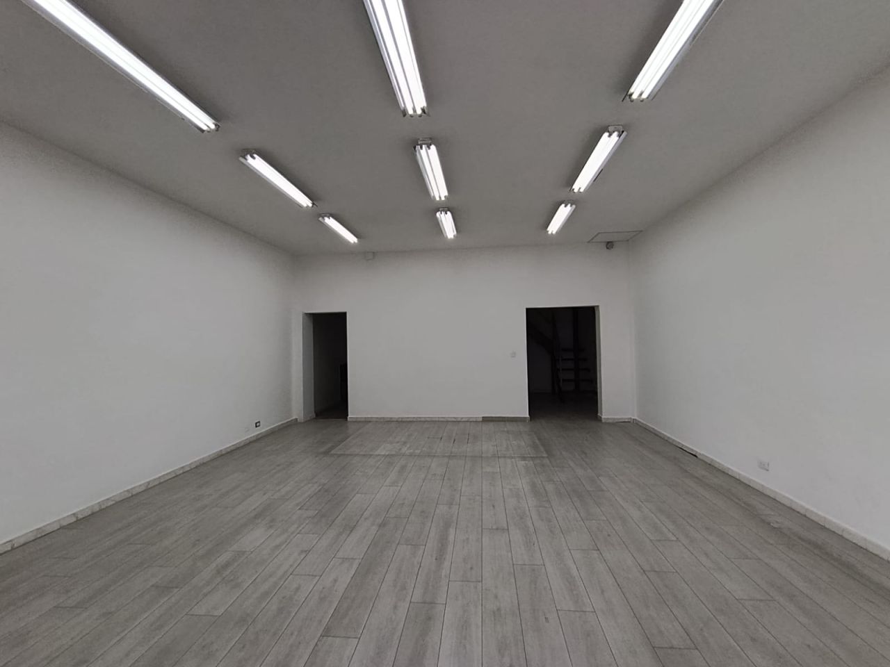 Local en arriendo Antioquia Itagüí La Esmeralda 140 m2 Habitaciones 0 Baños 2 Garajes 1 Precio $7700000
