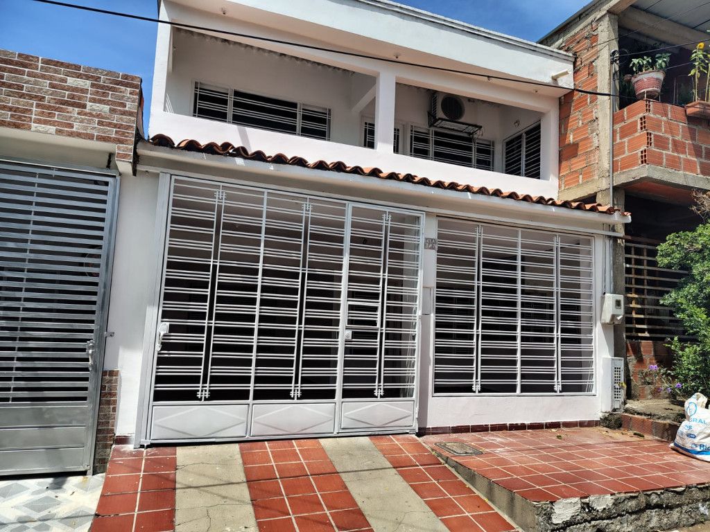 Casa en arriendo Norte De Santander Cúcuta Torcoroma 150 m2 Habitaciones 3 Baños 3 Garajes 1 Precio $1400000