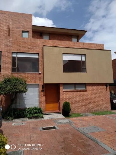 Casa en arriendo Cundinamarca Bogotá Garces Navas 260 m2 Habitaciones 3 Baños 5 Garajes 5 Precio $6701000