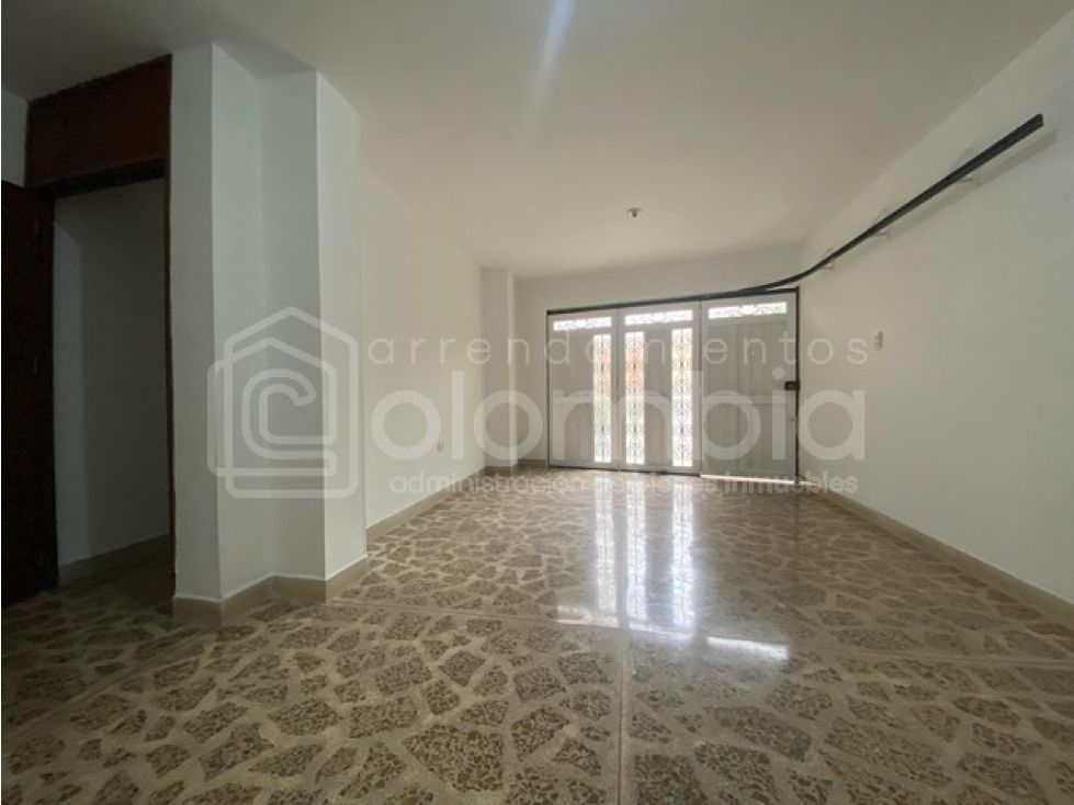 Casa en arriendo Antioquia Envigado Jardines 120 m2 Habitaciones 4 Baños 2 Garajes 1 Precio $4000000