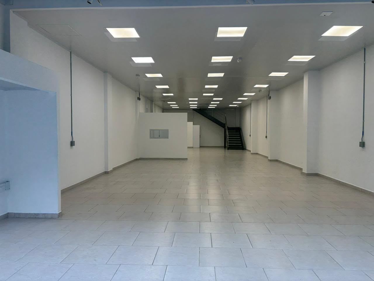 Local Comercial en arriendo Antioquia La Ceja Cr Ciudad Jardin 378 m2 Habitaciones 0 Baños 3 Garajes 0 Precio $16400000