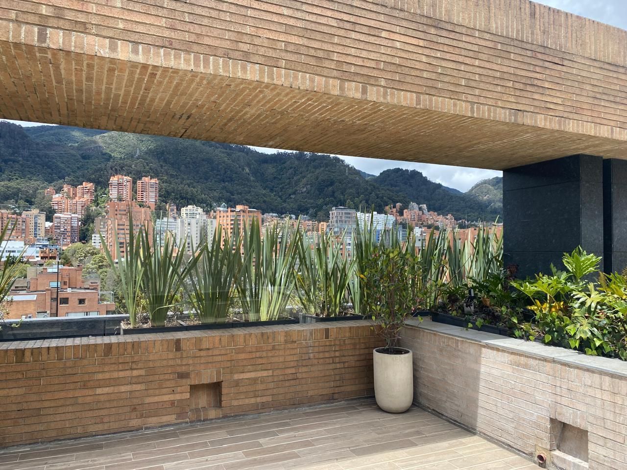 Apartamento en arriendo o venta Cundinamarca Bogotá La Cabrera 189 m2 Habitaciones 2 Baños 3 Garajes 4 Precio venta $2900000000 Precio arriendo $19258000