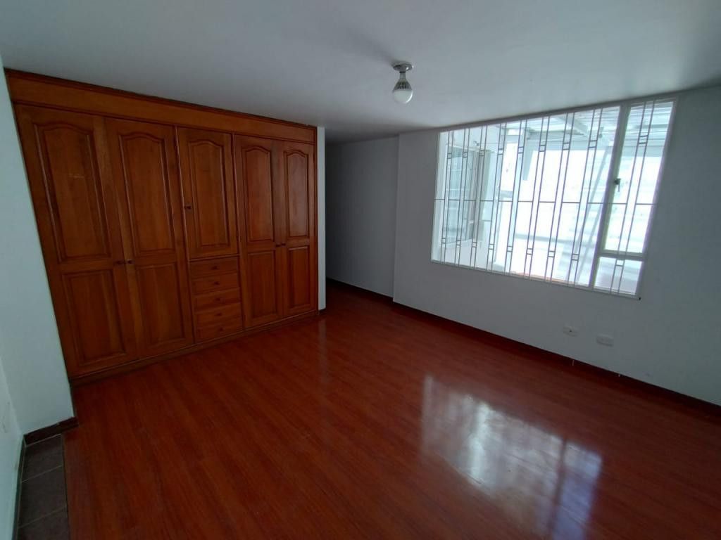 Apartamento en arriendo Cundinamarca Bogotá Estoril 59 m2 Habitaciones 2 Baños 2 Garajes 1 Precio $2900000