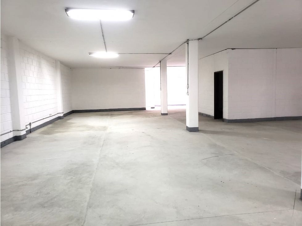 Bodega en arriendo Antioquia Medellín Guayabal 280 m2 Habitaciones 0 Baños 4 Garajes 0 Precio $8616228