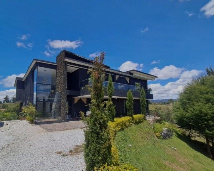 Casa en arriendo Antioquia Rionegro El Hospital 1200 m2 Habitaciones 4 Baños 9 Garajes 2 Precio $25000000