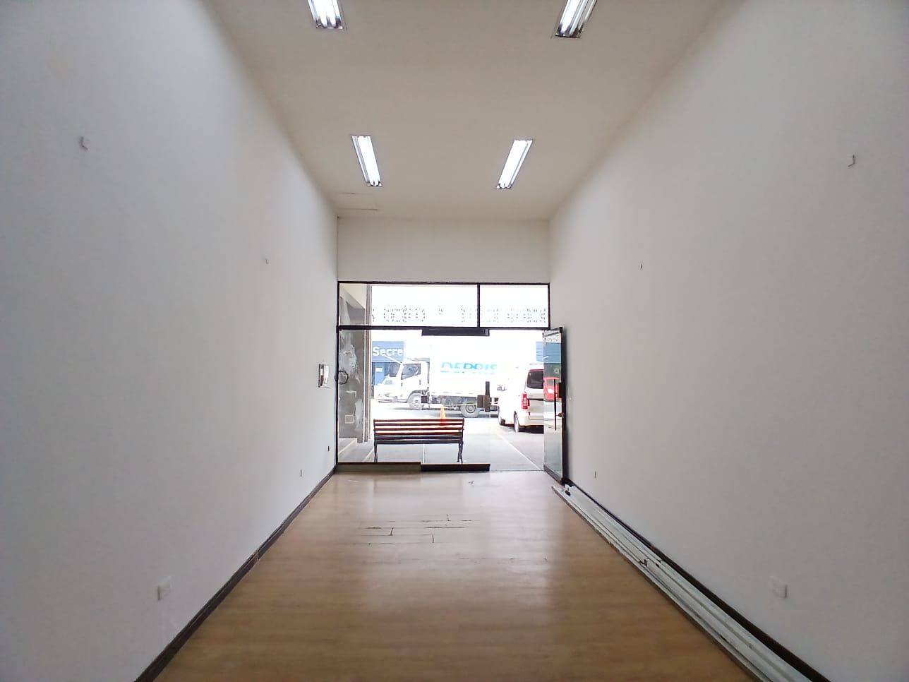 Local en arriendo Antioquia Itagüí La Esmeralda 32 m2 Habitaciones 0 Baños 1 Garajes 0 Precio $2500000