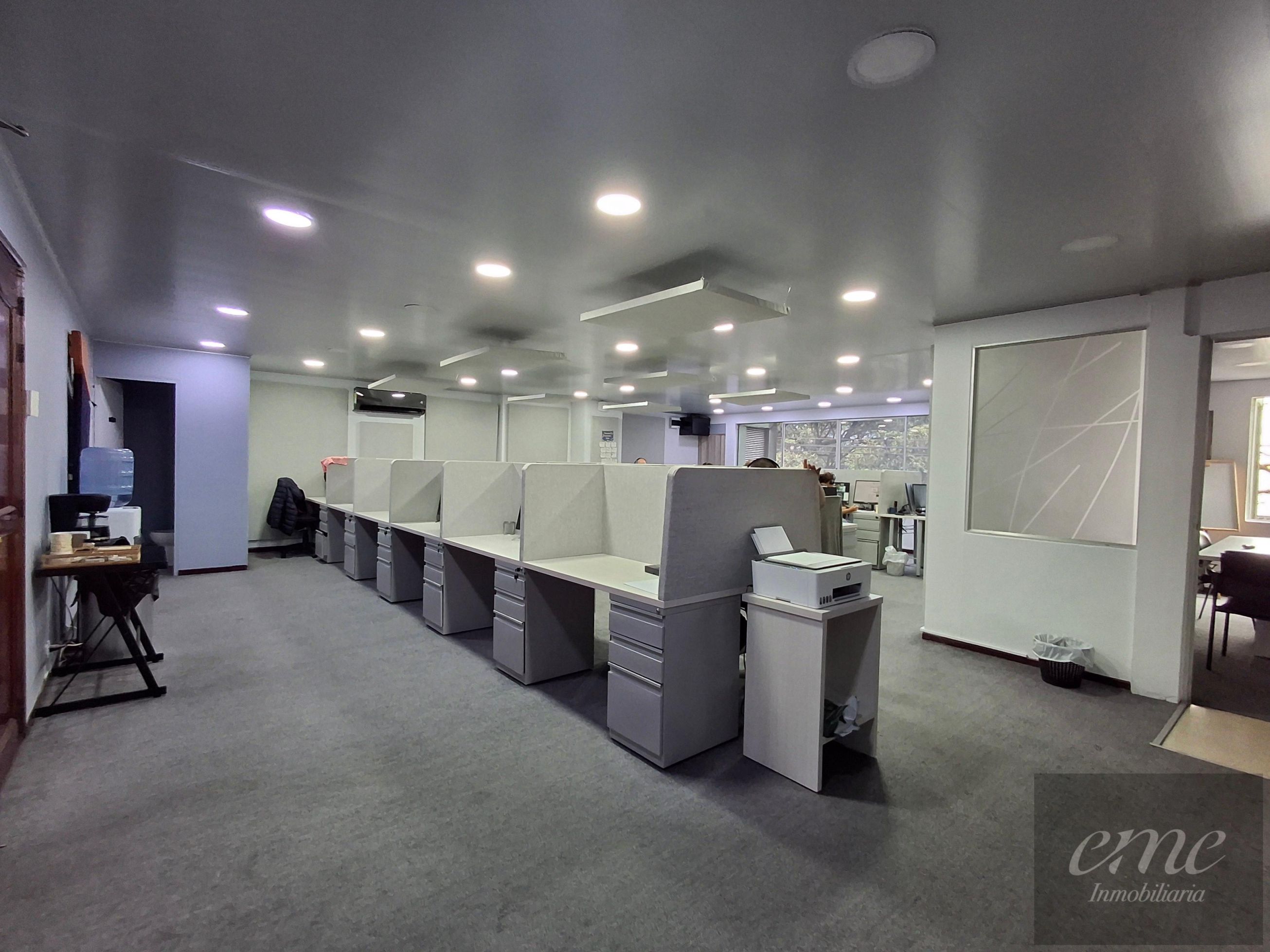 Oficina en arriendo Antioquia Medellín Guayabal 112 m2 Habitaciones 0 Baños 3 Garajes 2 Precio $9500000