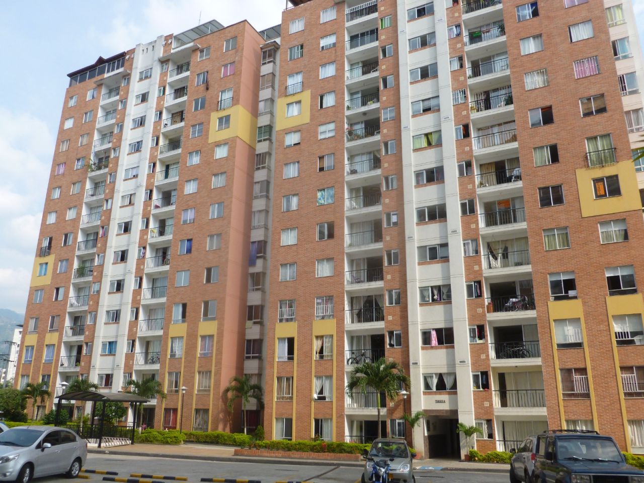 Apartamento en arriendo Santander Bucaramanga Cd Real De Minas 80 m2 Habitaciones 3 Baños 2 Garajes 1 Precio $2127000