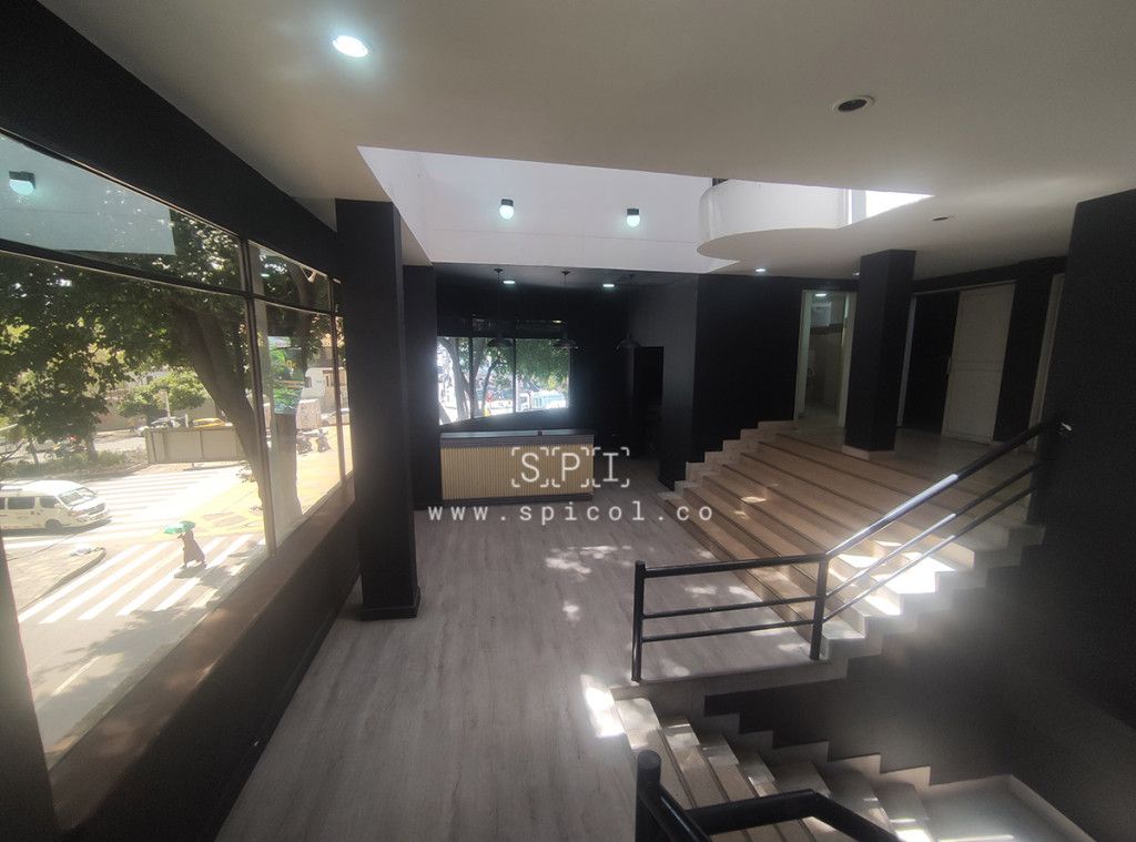 Local en arriendo Antioquia Medellín La Candelaria 358 m2 Habitaciones 0 Baños 8 Garajes 0 Precio $15000000