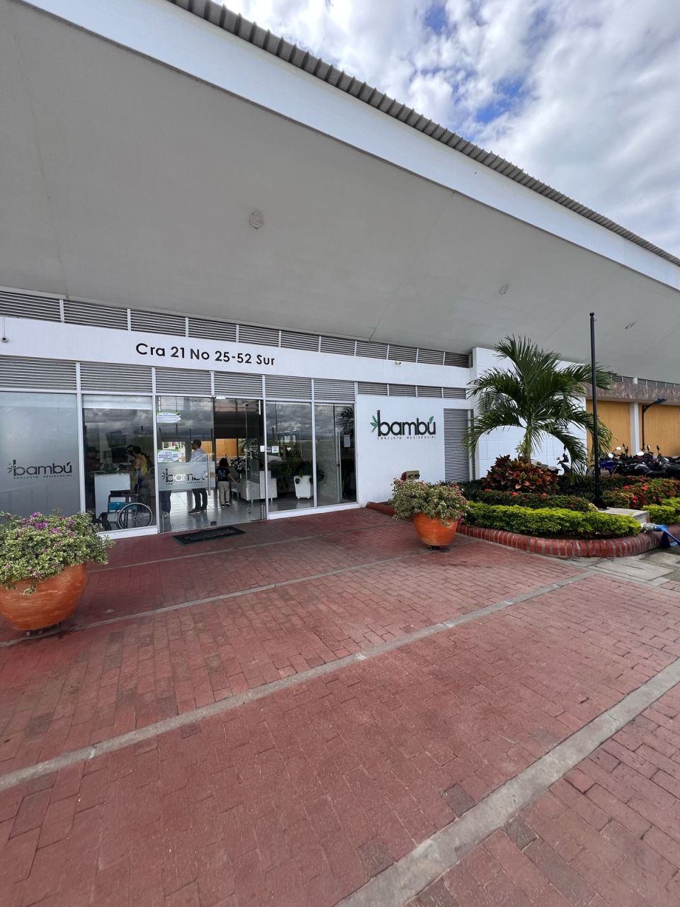 Apartamento en arriendo o venta Huila Neiva Ub Canaima 89 m2 Habitaciones 3 Baños 2 Garajes 1 Precio venta $320000000 Precio arriendo $2000000