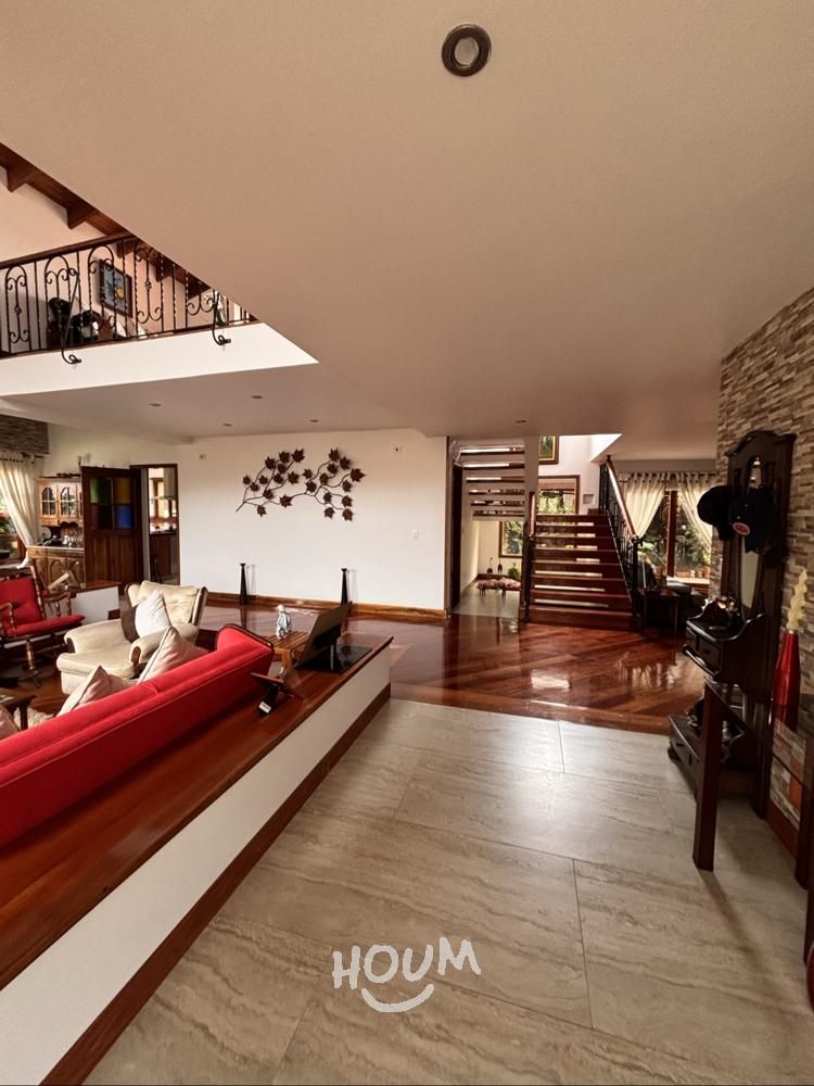 Casa en venta Cundinamarca Chía San Pedro 350 m2 Habitaciones 4 Baños 5 Garajes 5 Precio $1950000000