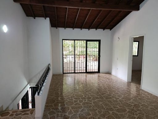 Casa en arriendo Antioquia Medellín Rosales 220 m2 Habitaciones 5 Baños 4 Garajes 1 Precio $5500000