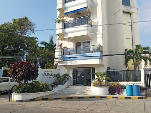 Apartamento en arriendo Bolívar Cartagena Manga 160 m2 Habitaciones 4 Baños 3 Garajes 1 Precio $6000000