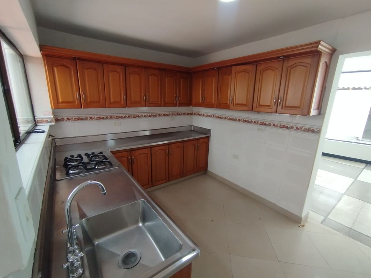 Casa en arriendo Antioquia Medellín Estadio 280 m2 Habitaciones 4 Baños 3 Garajes 1 Precio $8330000