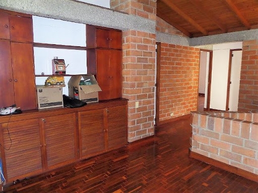 Casa en venta Antioquia Envigado La Inmaculada 185 m2 Habitaciones 4 Baños 6 Garajes 3 Precio $575000000