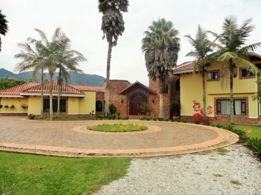 Finca en venta Antioquia El Retiro El Retiro 600 m2 Habitaciones 5 Baños 9 Garajes 3 Precio $3000000000
