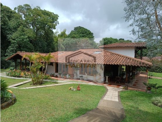 Casa Campestre en arriendo Quindío Circasia La Pista 500 m2 Habitaciones 4 Baños 5 Garajes 3 Precio $5700000