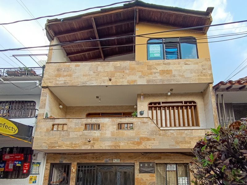 Apartamento en arriendo Antioquia Medellín Granada 76 m2 Habitaciones 3 Baños 3 Garajes 0 Precio $2000000