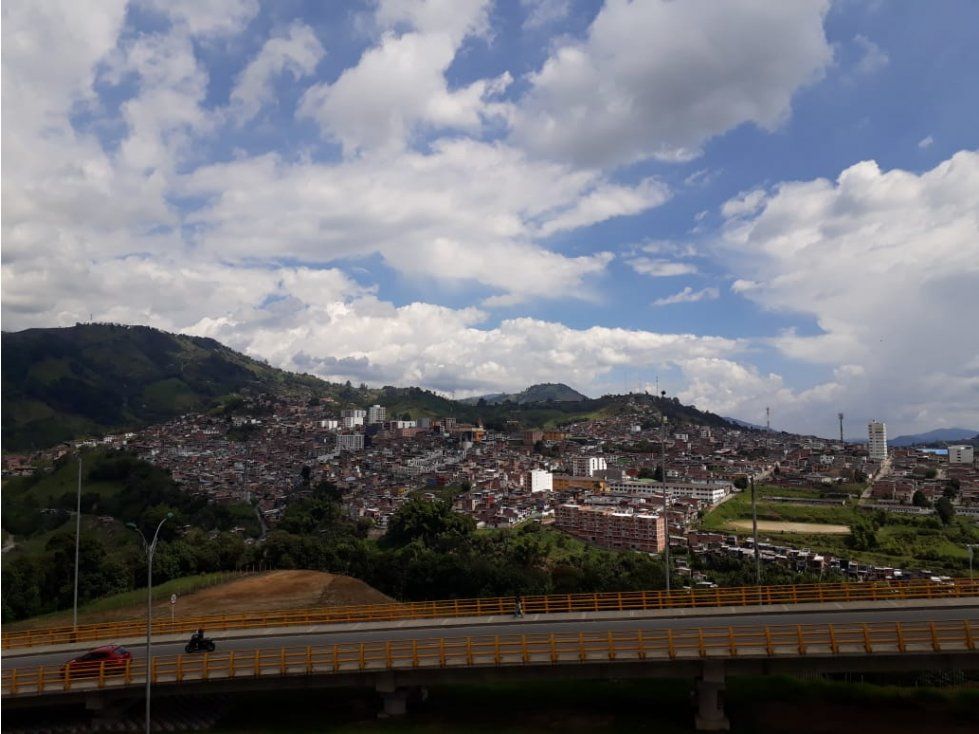 Casa en venta Caldas Manizales El Guamal 250 m2 Habitaciones 8 Baños 4 Garajes 0 Precio $300000000