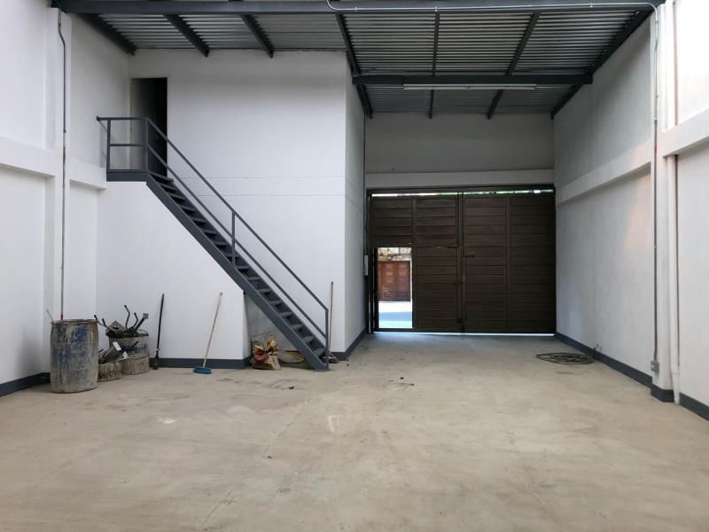 Bodega en venta Antioquia Envigado La Mesa 320 m2 Habitaciones 0 Baños 1 Garajes 0 Precio $2500000000