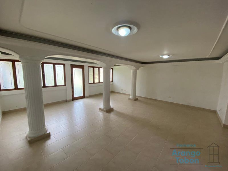 Casa en arriendo Antioquia Medellín Santa Rosa De Lima 120 m2 Habitaciones 3 Baños 2 Garajes 1 Precio $4000000
