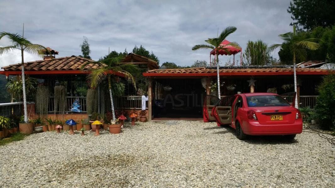 Casa en arriendo Antioquia Guarne Santo Tomás 450 m2 Habitaciones 6 Baños 5 Garajes 0 Precio $5500000