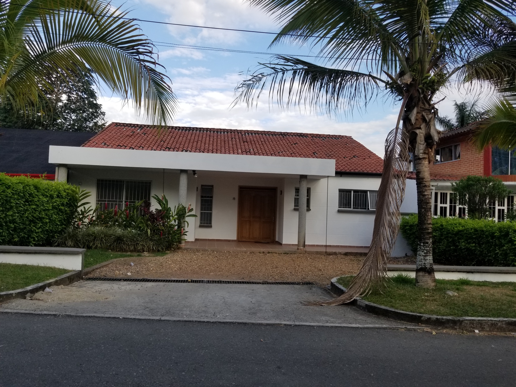 Casa en venta Tolima Ibagué Br Jordan Viii Etapa 300 m2 Habitaciones 3 Baños 2 Garajes 3 Precio $1100000000