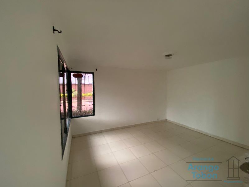 Casa en arriendo Antioquia Medellín Las Mercedes 300 m2 Habitaciones 4 Baños 3 Garajes 1 Precio $6500000