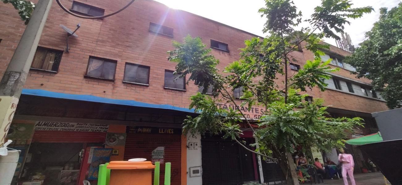 Apartaestudio en arriendo Antioquia Medellín Aranjuez 35 m2 Habitaciones 1 Baños 1 Garajes 0 Precio $640000