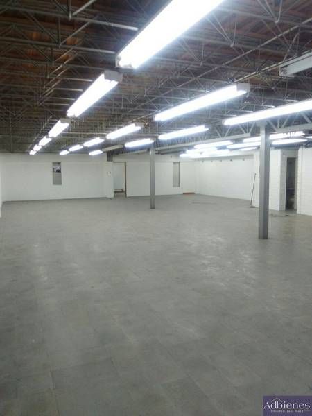 Bodega en arriendo Antioquia Medellín Santa Cruz 300 m2 Habitaciones 0 Baños 2 Garajes 0 Precio $6600000