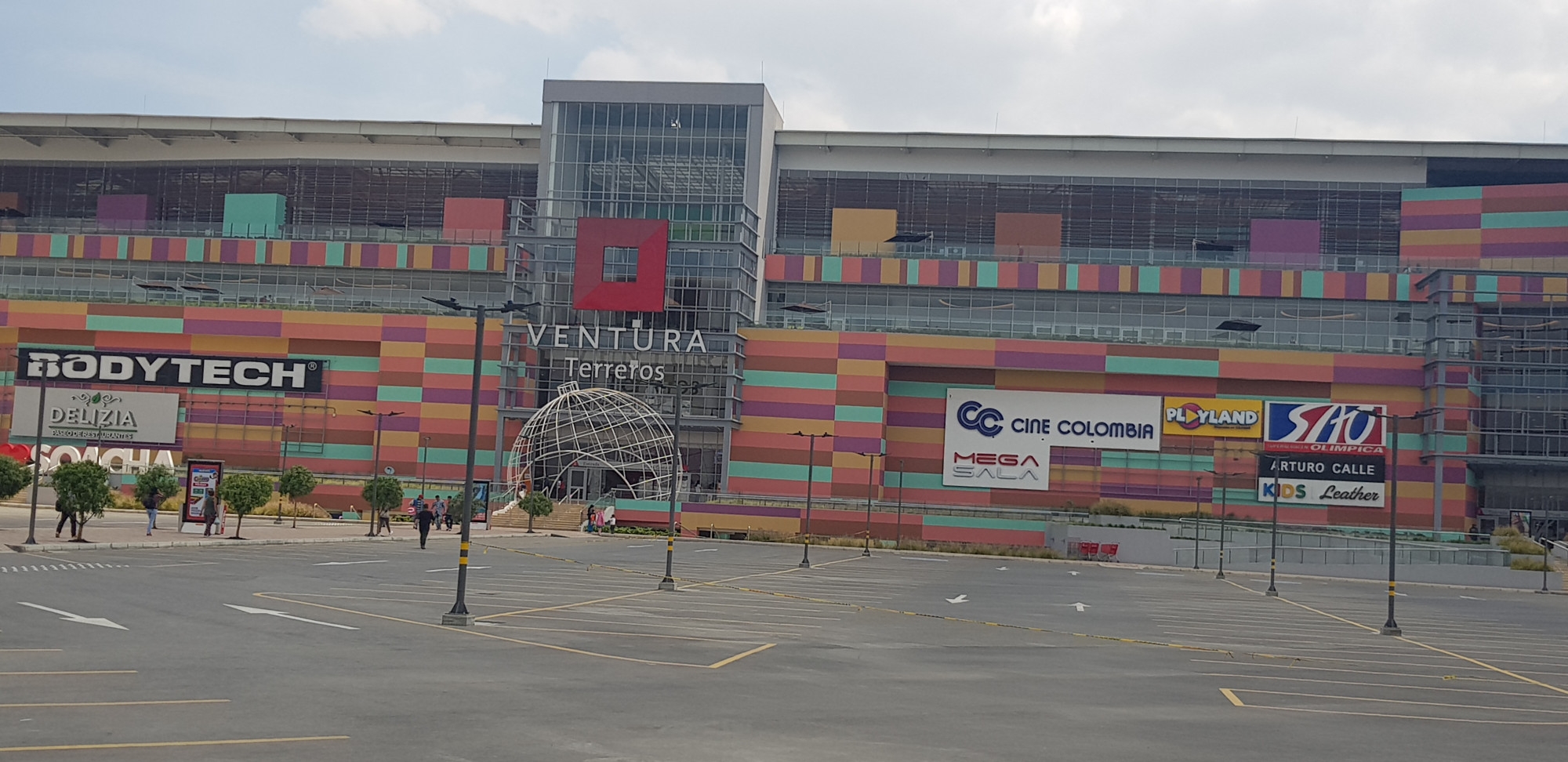 Local en arriendo o venta Cundinamarca Soacha Ub Terreros 77 m2 Habitaciones 0 Baños 10 Garajes 1 Precio venta $1200000000 Precio arriendo $5450000